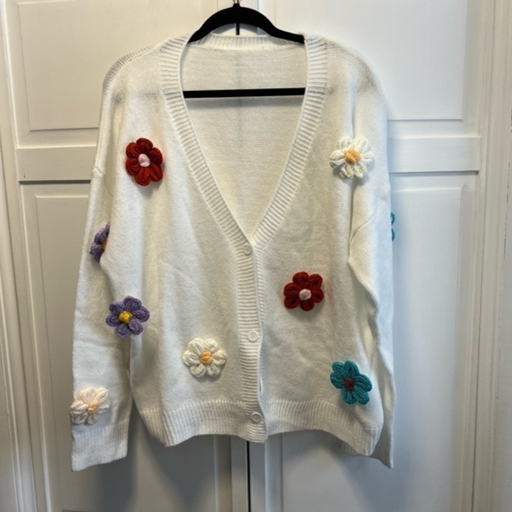 Women’s Plus Size Appliqués Flower Button Down Cardigan Sweater Size Women’s 4XL
